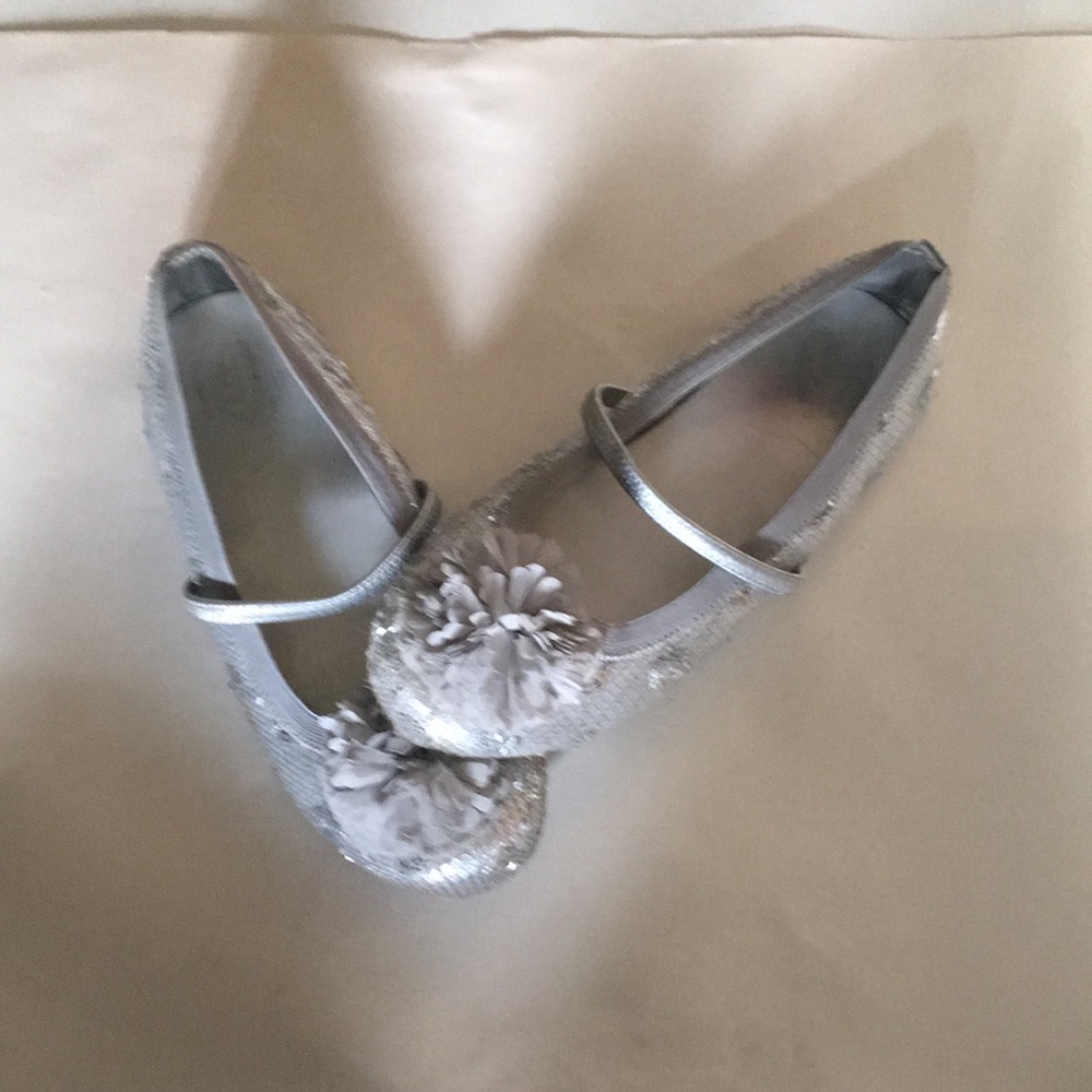 Girls shoes
